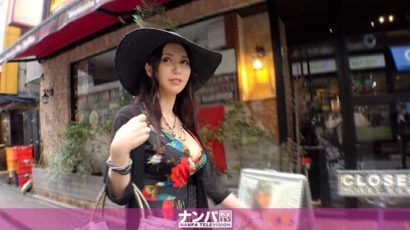 gadis pirang keenakan di kamar hotel nyampe minta lagi